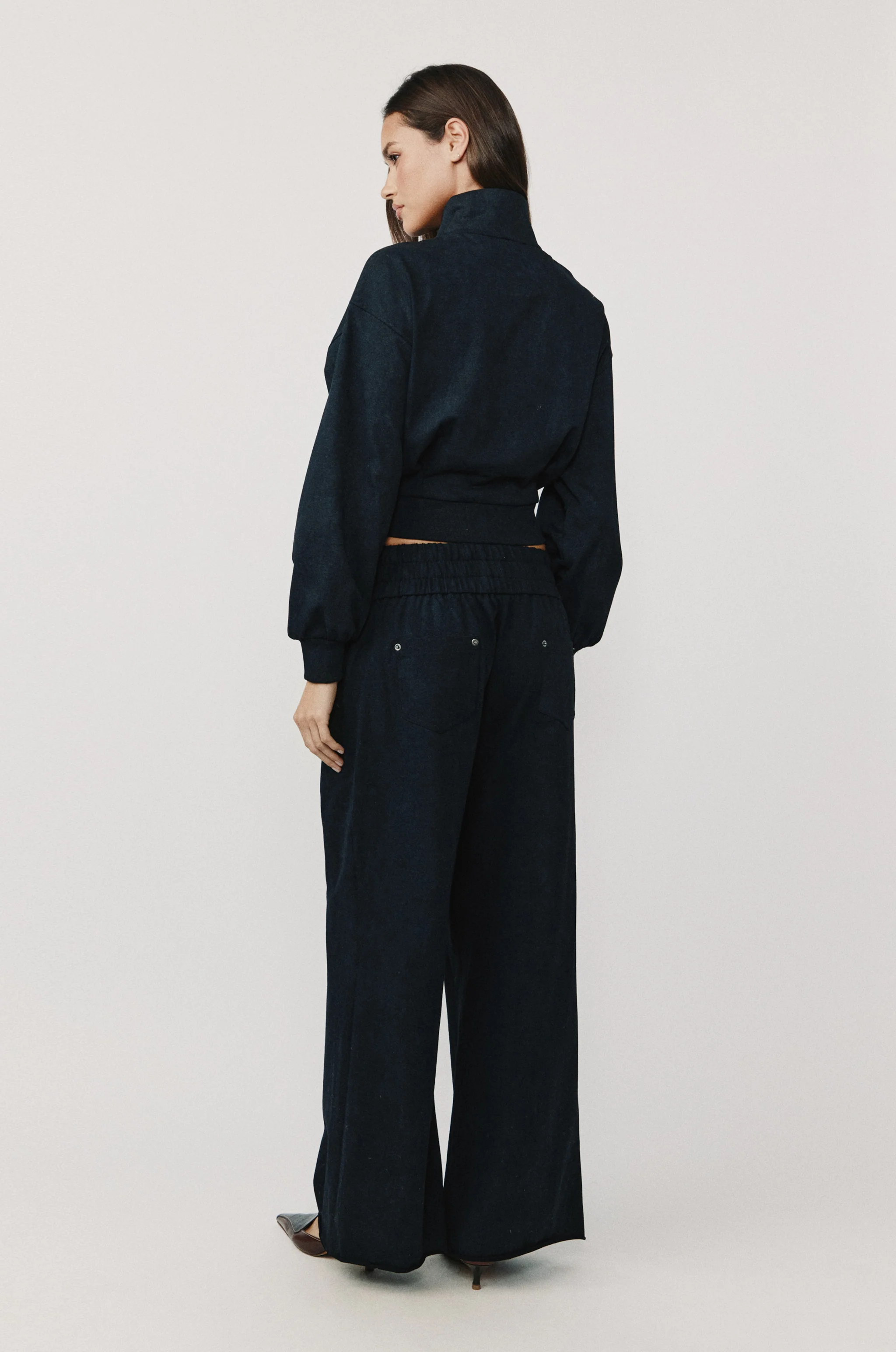 Eddy Zip Through | Graphite - Image 8
